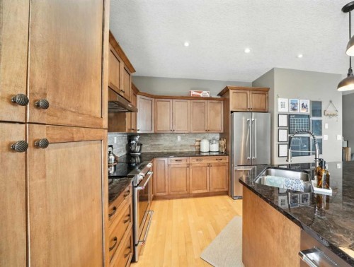 6511 57 Street, Olds, AB - Indoor Photo Showing Kitchen With Stainless Steel Kitchen With Double Sink