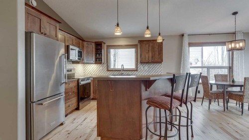 33 Parkside Crescent, Blackfalds, AB - Indoor Photo Showing Kitchen With Stainless Steel Kitchen