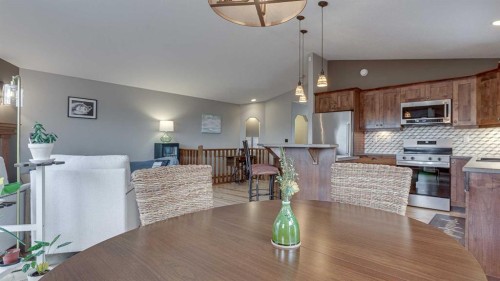 33 Parkside Crescent, Blackfalds, AB - Indoor Photo Showing Kitchen With Stainless Steel Kitchen
