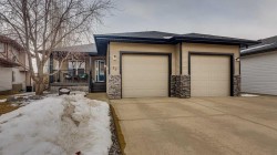 33 Parkside Crescent Blackfalds, AB T4M 0E9