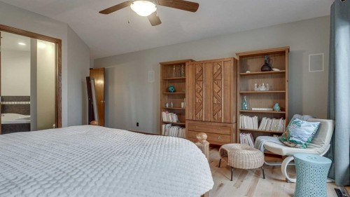 33 Parkside Crescent, Blackfalds, AB - Indoor Photo Showing Bedroom