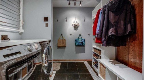 33 Parkside Crescent, Blackfalds, AB - Indoor Photo Showing Laundry Room