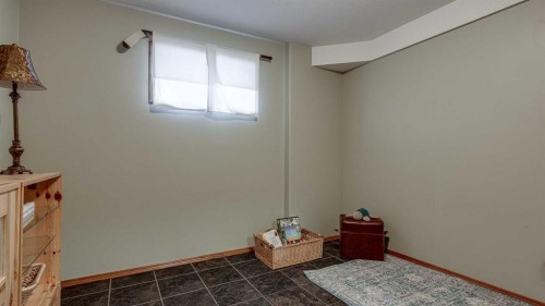 33 Parkside Crescent, Blackfalds, AB - Indoor Photo Showing Other Room