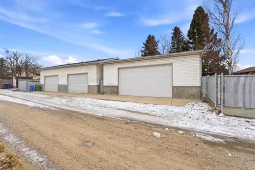 40 Connell Close, Red Deer, AB - Outdoor