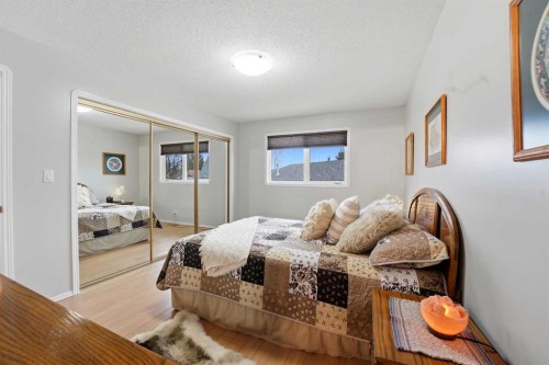 40 Connell Close, Red Deer, AB - Indoor Photo Showing Bedroom