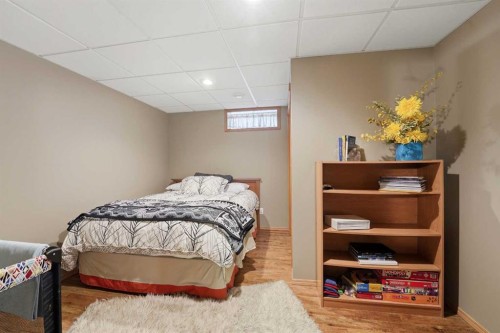40 Connell Close, Red Deer, AB - Indoor Photo Showing Bedroom