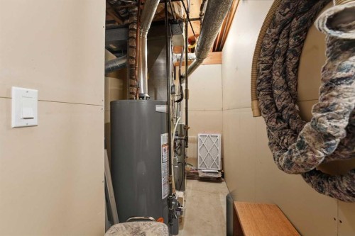 40 Connell Close, Red Deer, AB - Indoor Photo Showing Basement