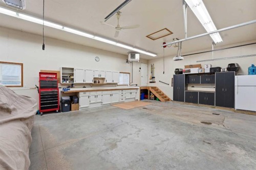 40 Connell Close, Red Deer, AB - Indoor Photo Showing Garage