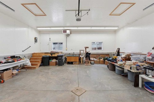 40 Connell Close, Red Deer, AB - Indoor Photo Showing Garage