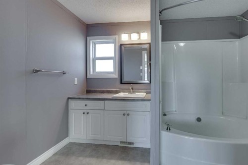 18 Mckay Place, Blackfalds, AB 