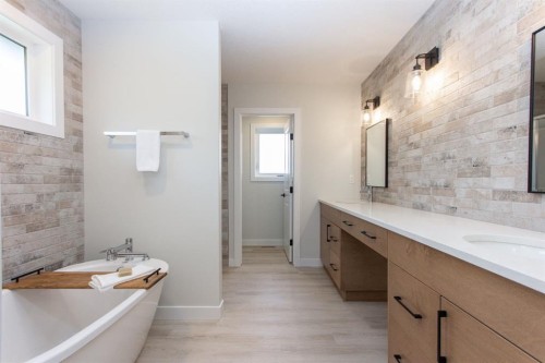 165 Thompson Crescent, Red Deer, AB - Indoor Photo Showing Bathroom