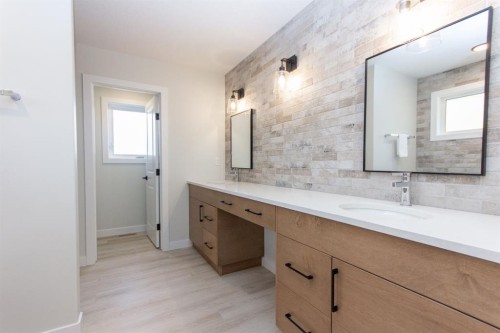 165 Thompson Crescent, Red Deer, AB - Indoor Photo Showing Bathroom