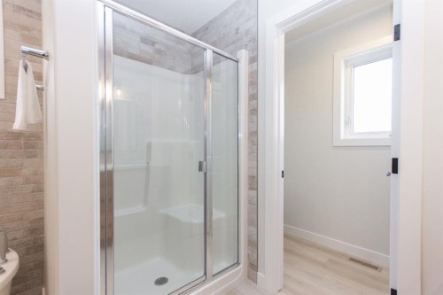 165 Thompson Crescent, Red Deer, AB - Indoor Photo Showing Bathroom