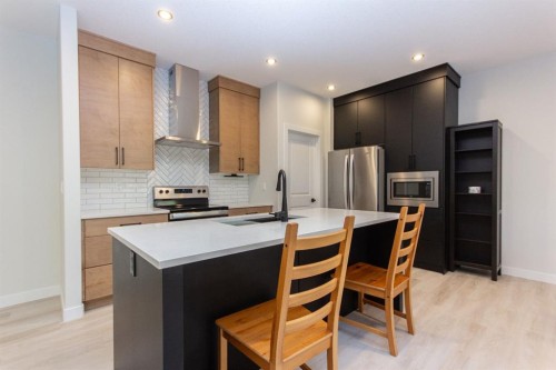 165 Thompson Crescent, Red Deer, AB - Indoor Photo Showing Kitchen With Upgraded Kitchen