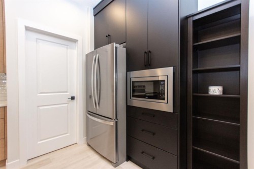 165 Thompson Crescent, Red Deer, AB - Indoor Photo Showing Kitchen