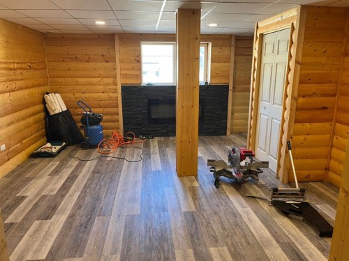 5115 50 Avenue, Caroline, AB 