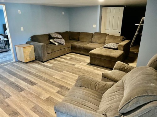 5115 50 Avenue, Caroline, AB 