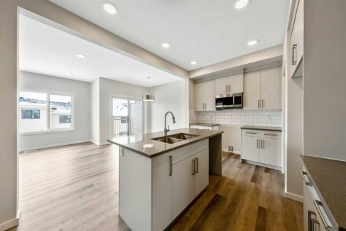 374 Heritage Boulevard  Cochrane, AB T4C 0L3