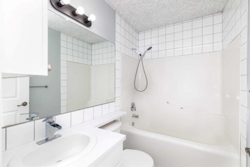 94 Drummond, Red Deer, AB - Indoor Photo Showing Bathroom