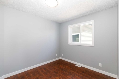 94 Drummond, Red Deer, AB - Indoor Photo Showing Other Room