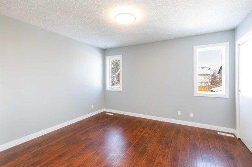 94 Drummond, Red Deer, AB - Indoor Photo Showing Other Room
