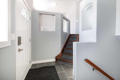 94 Drummond, Red Deer, AB - Indoor Photo Showing Other Room