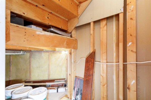 94 Drummond, Red Deer, AB - Indoor