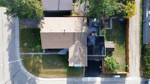 5015 35 Street, Innisfail, AB - Outdoor