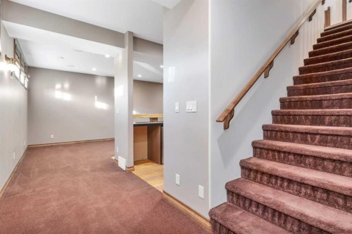 100 Van Slyke Way, Red Deer, AB - Indoor Photo Showing Other Room