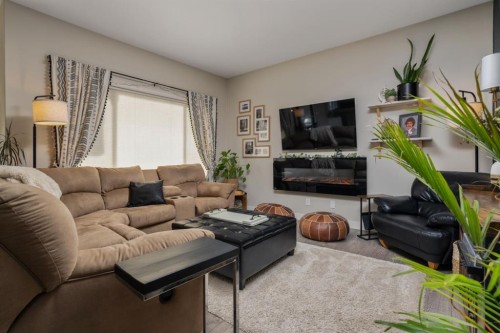 5215 35 Avenue, Camrose, AB - Indoor Photo Showing Living Room