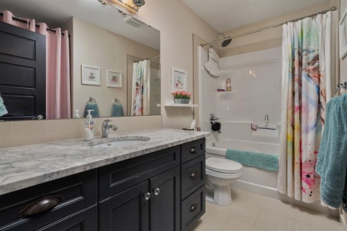 5215 35 Avenue, Camrose, AB - Indoor Photo Showing Bathroom