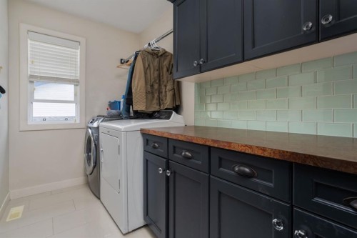 5215 35 Avenue, Camrose, AB - Indoor Photo Showing Laundry Room