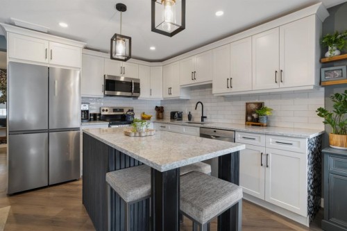 5215 35 Avenue, Camrose, AB - Indoor Photo Showing Kitchen With Stainless Steel Kitchen With Upgraded Kitchen