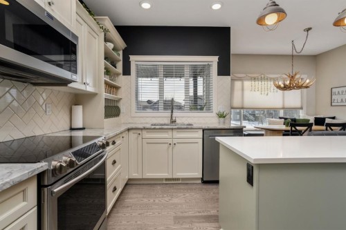 5215 35 Avenue, Camrose, AB - Indoor Photo Showing Kitchen With Upgraded Kitchen