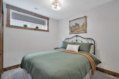 16 Richfield Crescent, Sylvan Lake, AB - Indoor Photo Showing Bedroom