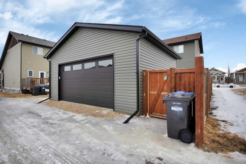 16 Richfield Crescent, Sylvan Lake, AB - Outdoor With Exterior