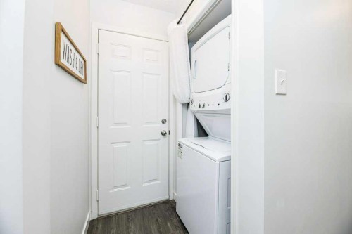 16-7 Stanton Street, Red Deer, AB - Indoor Photo Showing Laundry Room