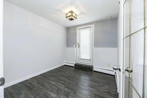 16-7 Stanton Street, Red Deer, AB - Indoor Photo Showing Other Room