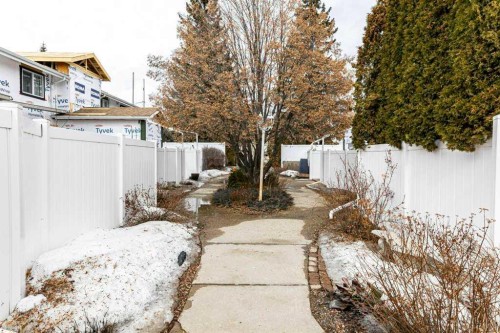 16-7 Stanton Street, Red Deer, AB - Outdoor