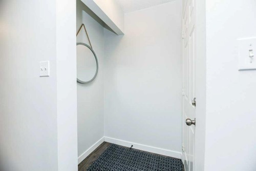 16-7 Stanton Street, Red Deer, AB - Indoor Photo Showing Other Room