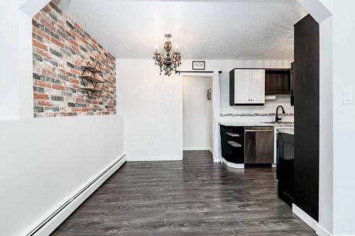 16-7 Stanton Street, Red Deer, AB - Indoor