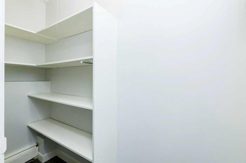 16-7 Stanton Street, Red Deer, AB - Indoor With Storage