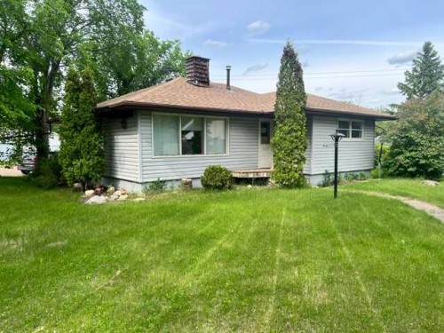 5117 49 Avenue  Forestburg, AB T0B 1N0