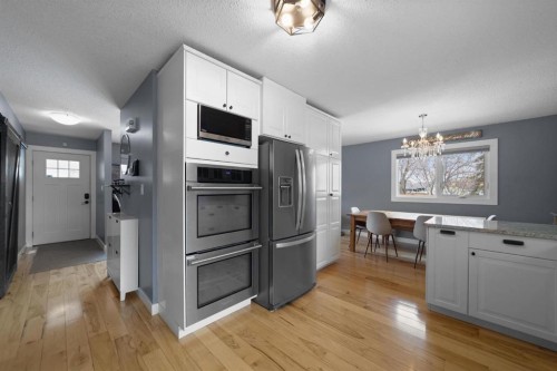 6911 42 Avenue, Camrose, AB - Indoor Photo Showing Kitchen