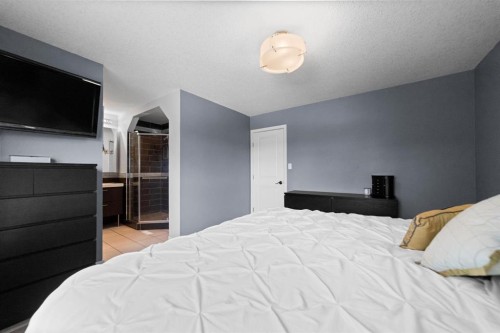 6911 42 Avenue, Camrose, AB - Indoor Photo Showing Bedroom