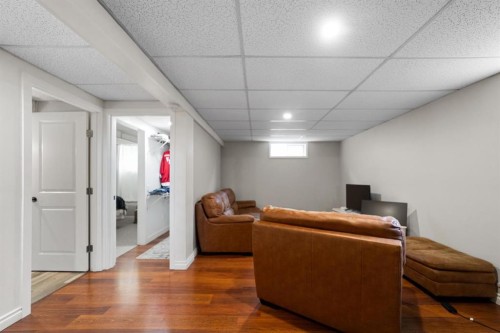 6911 42 Avenue, Camrose, AB - Indoor