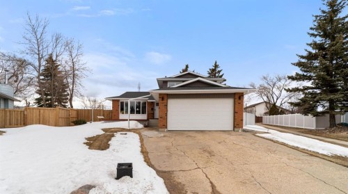 6911 42 Avenue, Camrose, AB - Outdoor