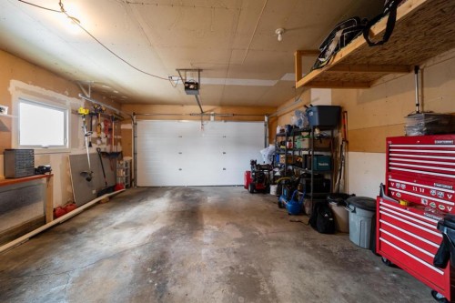 6911 42 Avenue, Camrose, AB - Indoor Photo Showing Garage