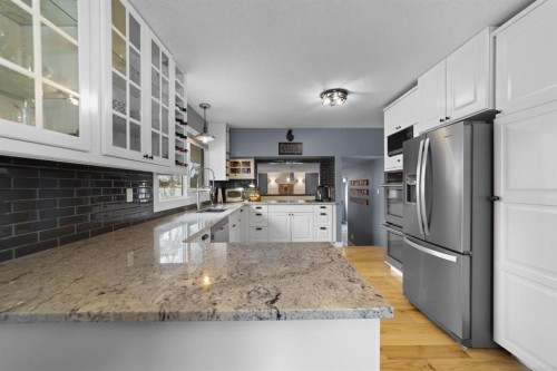 6911 42 Avenue, Camrose, AB - Indoor Photo Showing Kitchen
