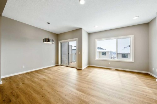 370 Heritage Boulevard, Cochrane, AB - Indoor Photo Showing Other Room